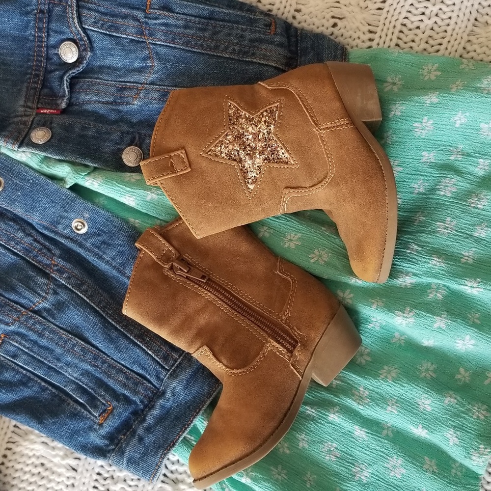 Babygirl Booties